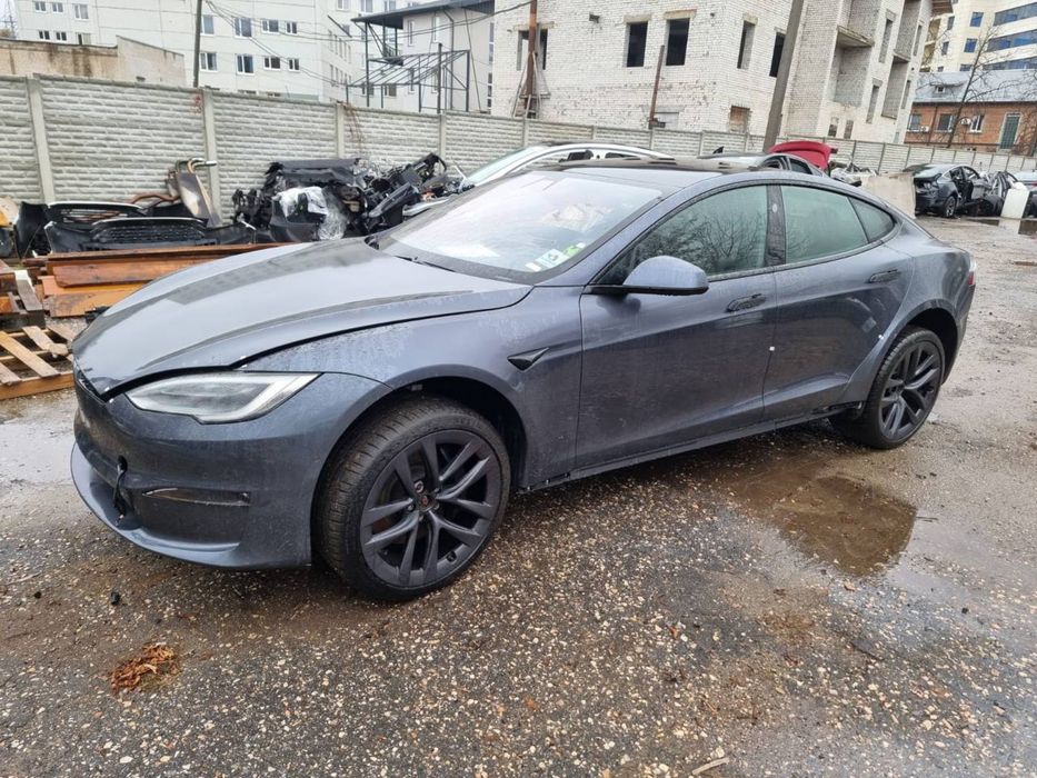 Продам двері на Tesla Model S