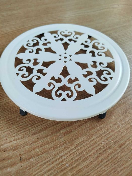 Металлическая подставка под горячее с 3D рисунком