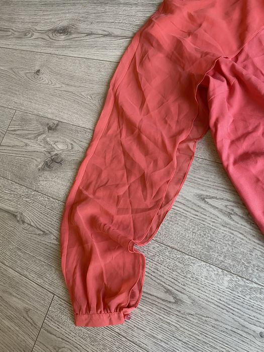 Śliczna sukienka koktajlowa z mgiełką