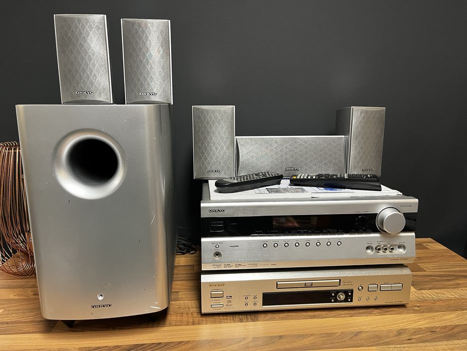 Zestaw Onkyo 5.1 kino domowe - amplituner TX-SR307 , DVD DV-SP500