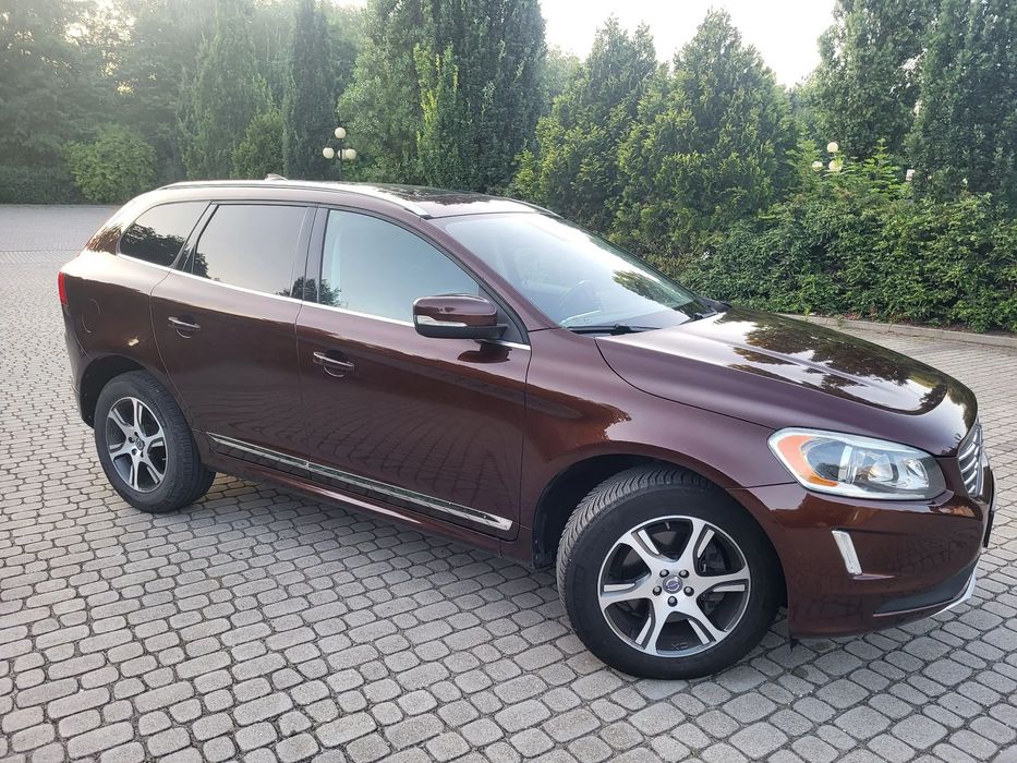Volvo XC 60 Volvo XC60 T6 benzyna+LPG poj.2953 cm3