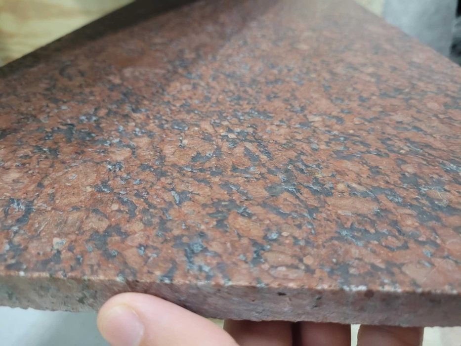 Płytki, Parapety i Stopnie Granit Fortune Red Szczotkowany ( Leather)