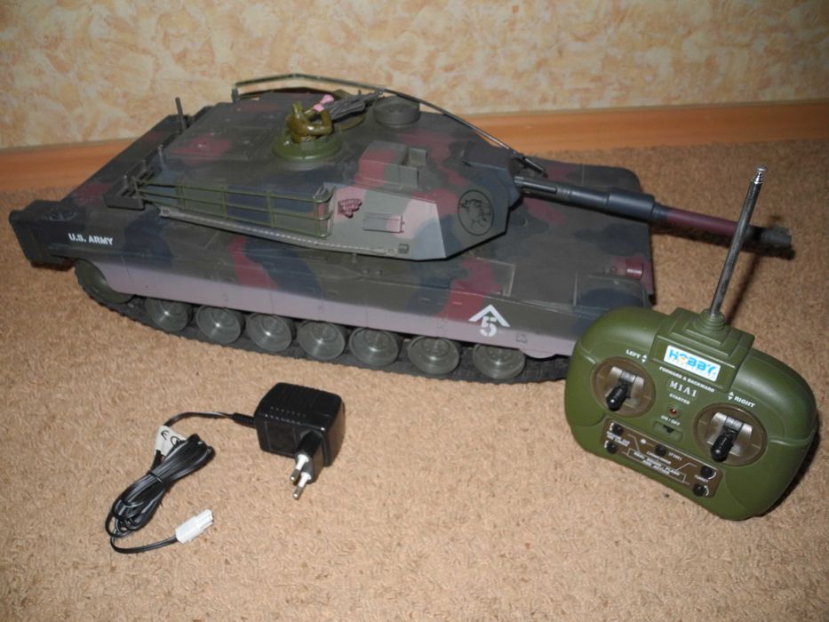 радіокерований танк "М1А1 ABRAMS"  1/16