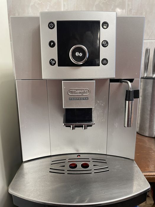 Кавомашина Delonghi perfecta