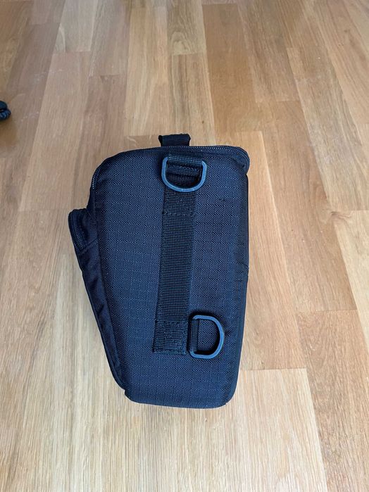 Solidny pokrowiec LowePro na lustrzankę