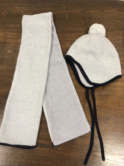 Conjunto Jacadi gorro cachecol e luvas tamanho 1-2 anos