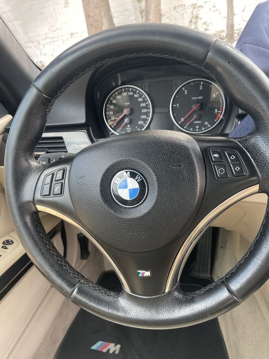 Bmw E93 muito bem estimado