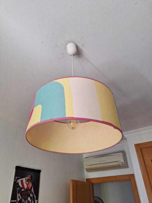 candeeiro colorido para quarto de criança