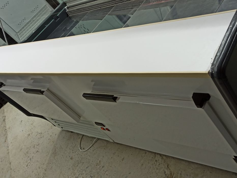 Холодильна вітрина вітрини холодильні. Горизонтальна вітрина