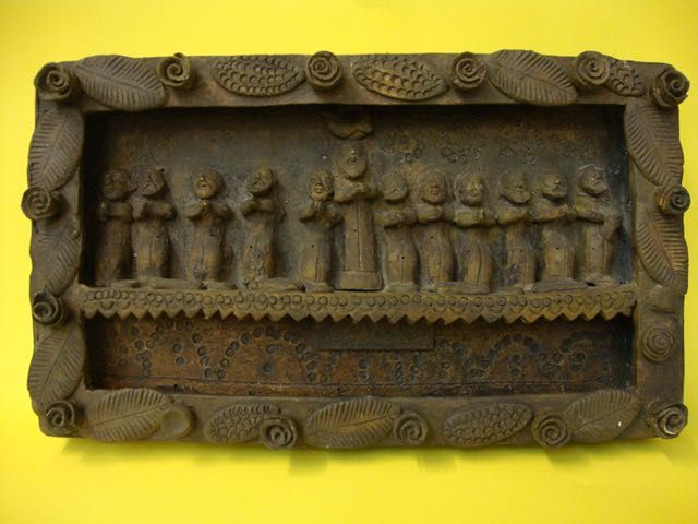 Escultura assinada António Ramalho