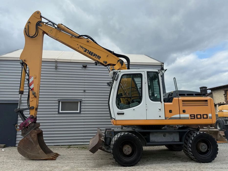 Liebherr A 900 C Długi zasięg  Still 3800 mm
