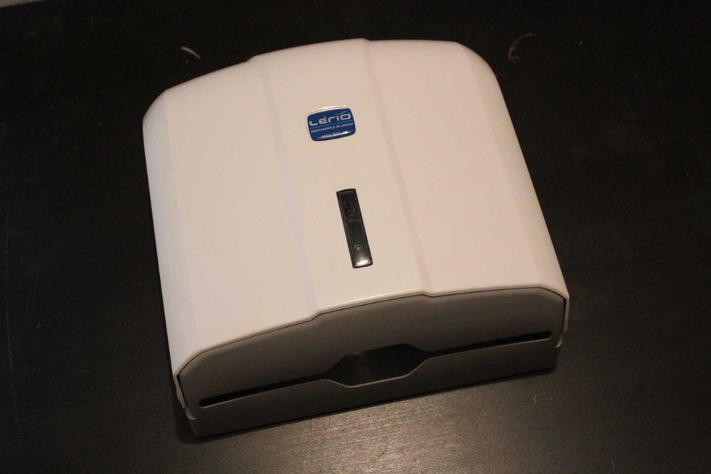 Dispensadores de papel higiénico e toalhetes mãos