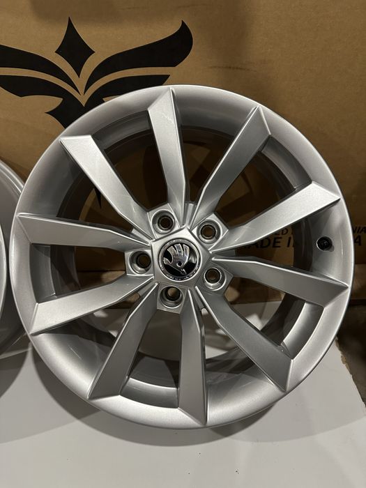 Диски Skoda 17 7j et45 5L0601025K