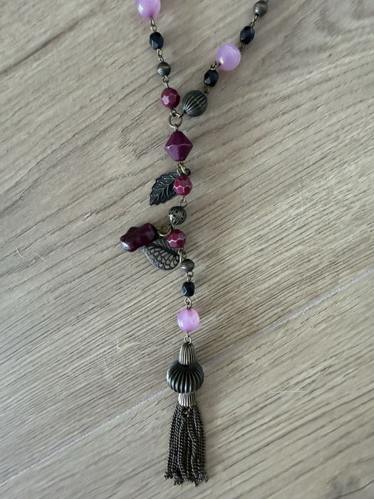 Colar comprido boho com contas e pendente tassel