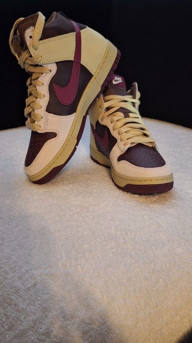 Кросівки WMNS NIKE DUNK High 1985 US8.5  eu40 FD0794 700