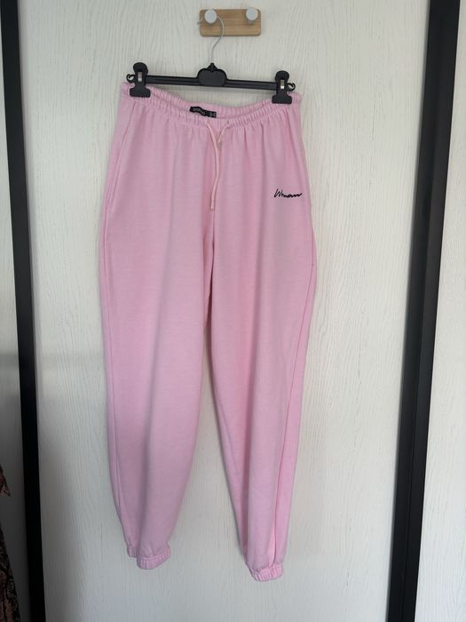 Rozowe spodnie dres