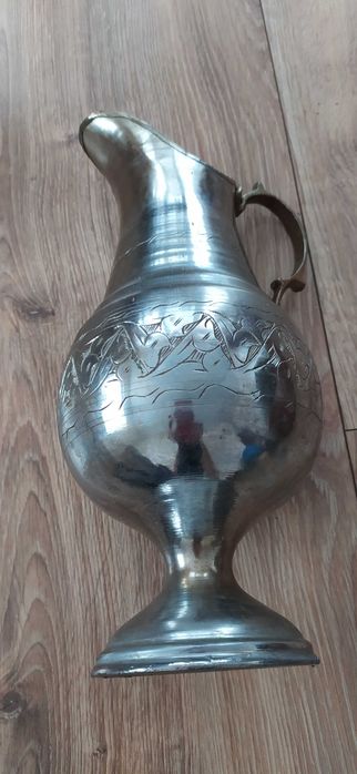 Dzbanek metalowy