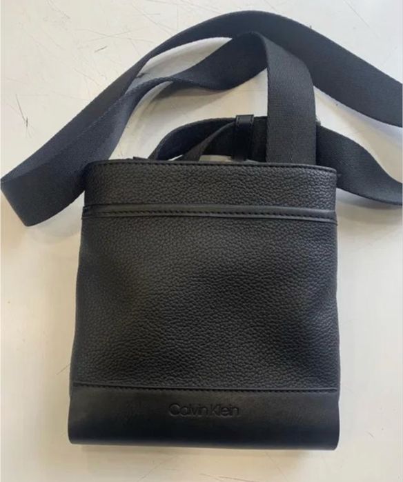 Сумка через плече calvin klein