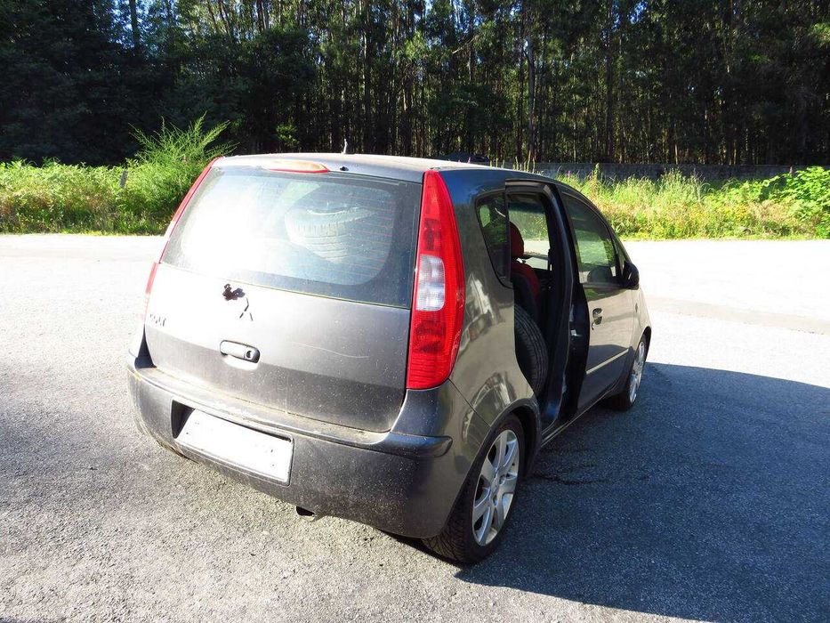Mitsubishi Colt 1.5 de 2004 - Peças Usadas