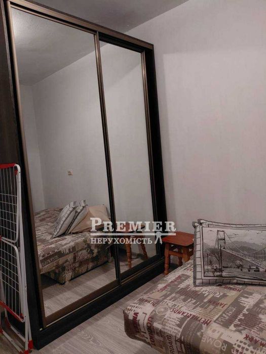 Продам сучасну кімнату з евроремонтом