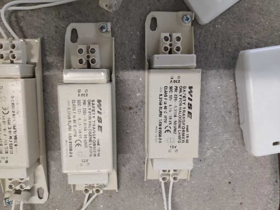 Conjunto de 21 transformadores LED e halogéneo
