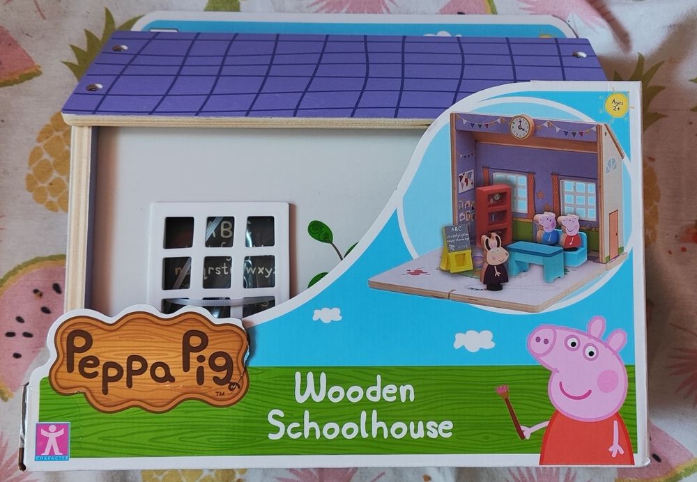 Drewniana szkoła świnka Peppa