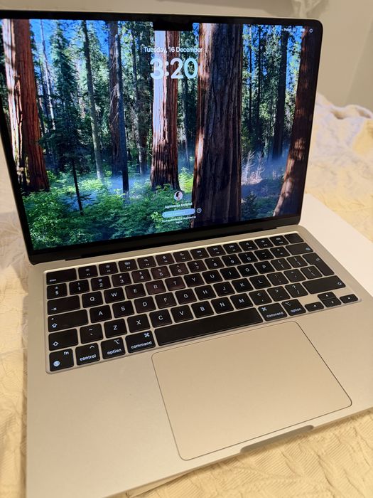 MacBook Air 13″ super moc 2TB SSD /24 GB RAM !!!