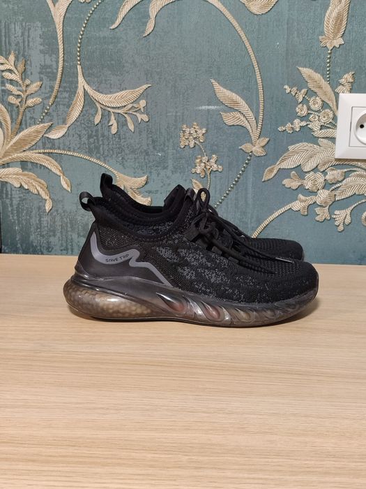 Легкі кросівки  на хлопчика, розмір 38