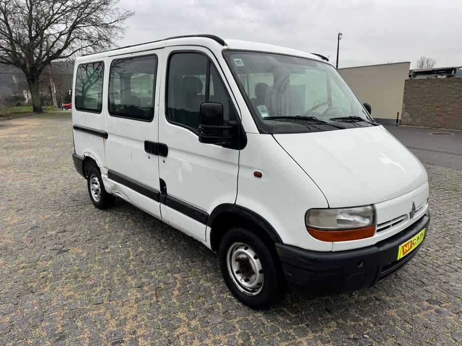 Renault Master  -  9 Lugares