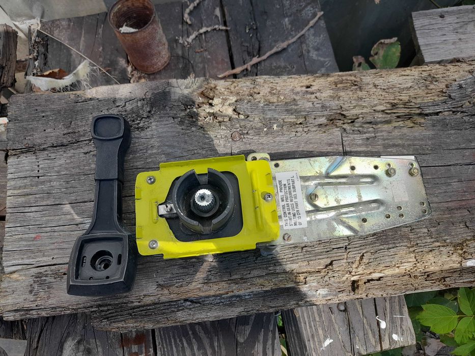 Manetka boczna do silnika stacjonarnego