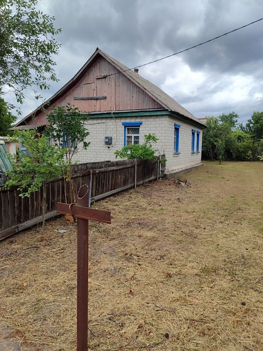 Продається будинок в с.Новоселиця+велика ділянка