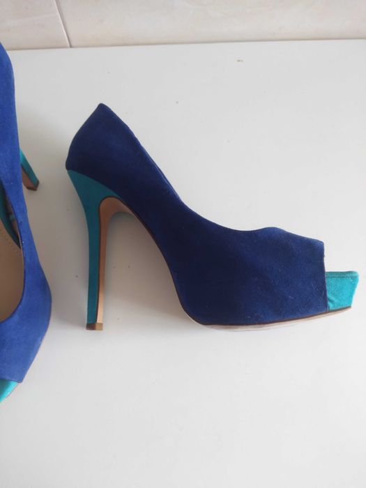 SAPATOS óptimos quase novos sem uso.