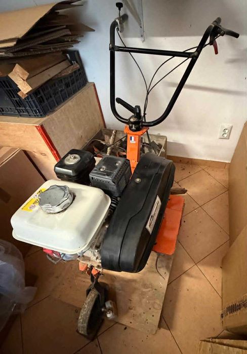 Vendo motoenxada com alfaias  Olhão