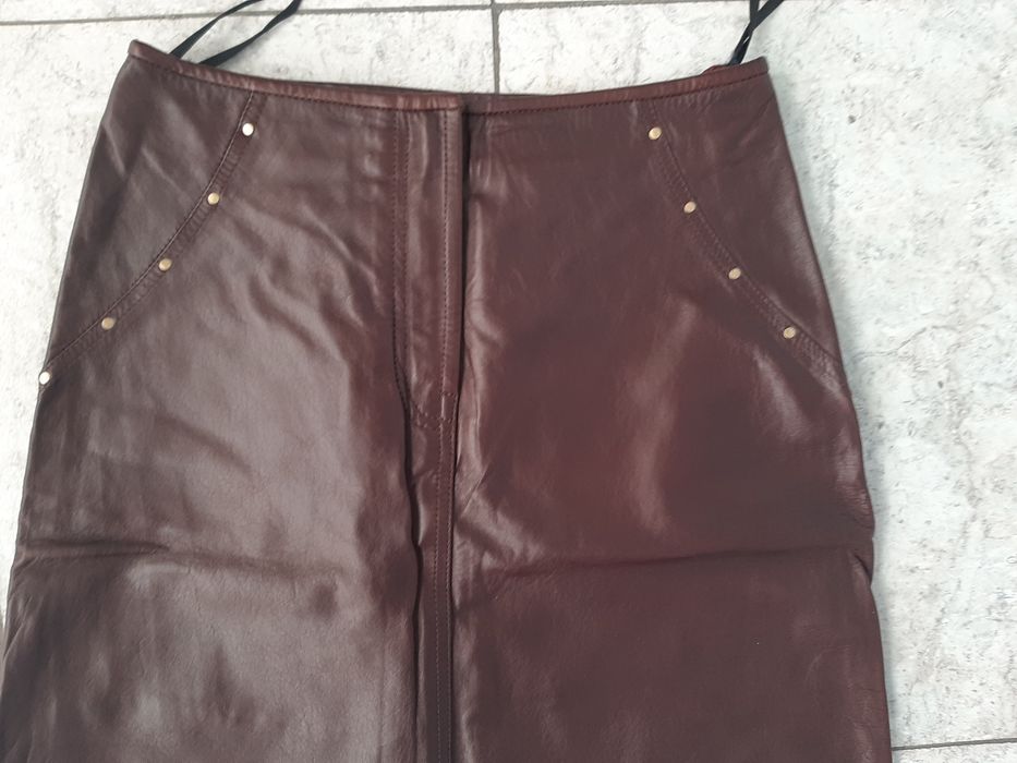 Casacos,calças,saias de pele