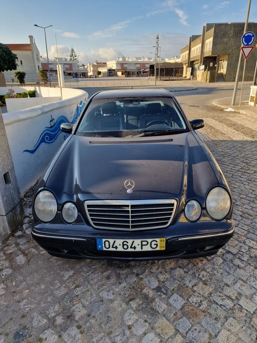 Mercedes-Benz E320