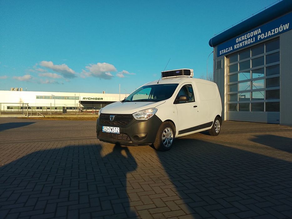 Dacia Dokker L2 Long Maxi Nowa Izoterma Chłodnia Mroźnia do lodów minus 20 stopni Carrier 220V PL na stoku  Więcej ofert drzwi boczne też Diesel gwarancja finansowanie