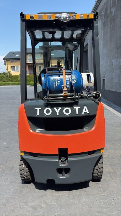 Wózek widłowy TOYOTA 8FGF15, triplex, przesuw, terenowy 2016