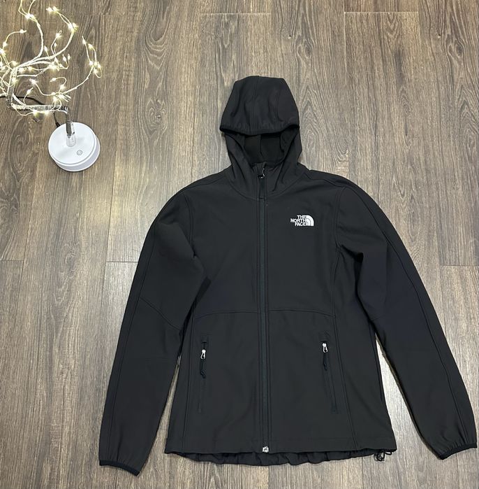 Kurtka softshell The North Face (TNF) z kapturem –