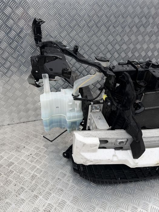 Pas przedni kompletny Toyota Prius 3 lift 1.8 hybryda