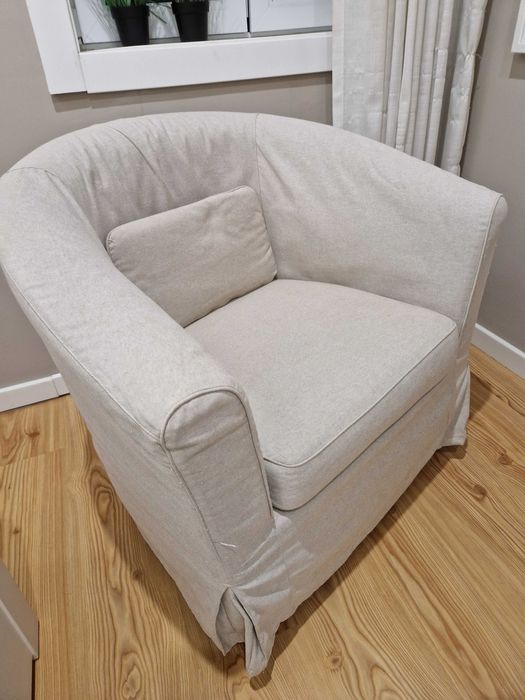 Poltrona TULLSTA de tecido bege