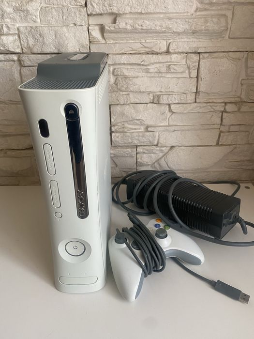Ігрова консоль xbox 360