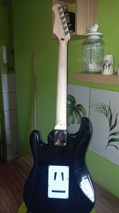 Gitara elektryczna Harley Benton ST-20 BK Stratocaster+ kabel gitarowy i stroik/tuner