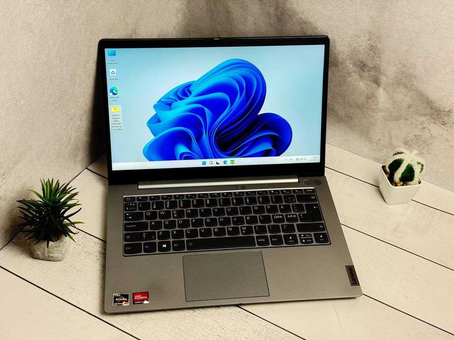 Lenovo T14 G3 ACL Ryzen 7 5700 16ram ssd 256  Full HD