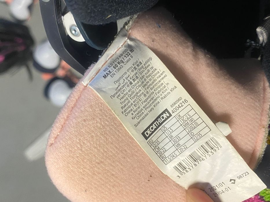 Conjuntos de patins/cotoveleiras/joelheiras/capacete