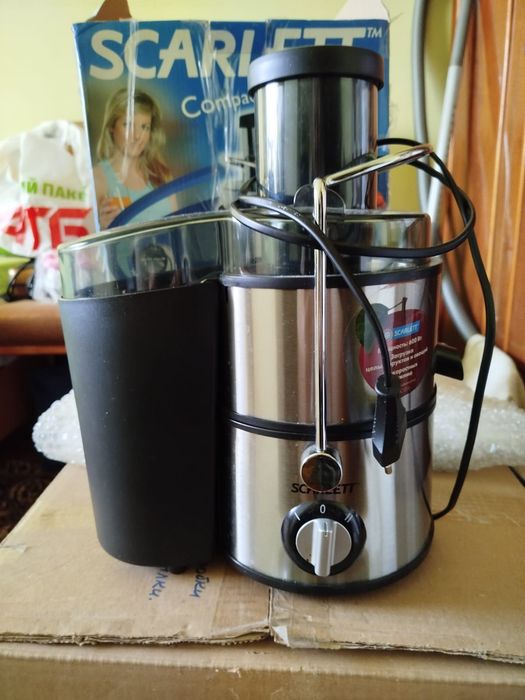 Соковыжималка / соковитискач Scarlett SC-016