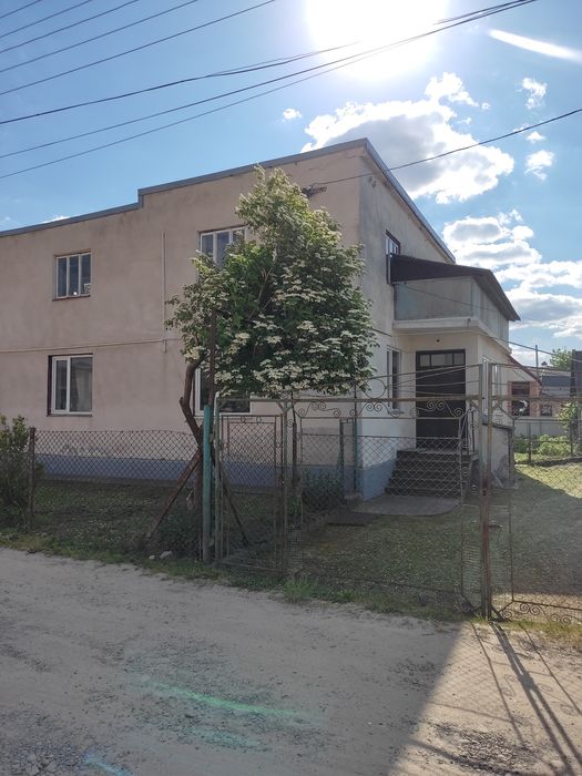 Продається будинок в місті Рогатин.