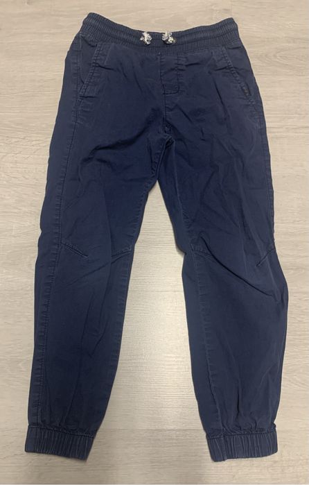 Granatowe joggery rozm 128 H&M