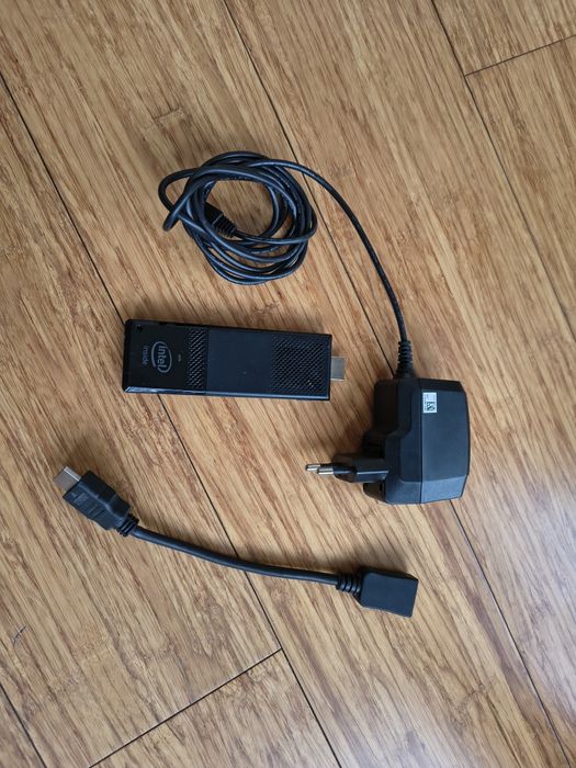 Mini komputer przenośny Intel compute Stick na hdmi
