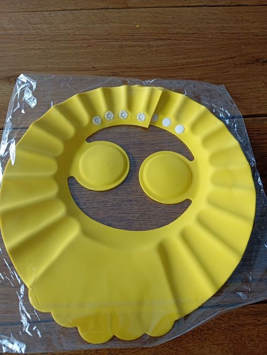 Toca protetora de olhos e ouvidos para criança. Nova