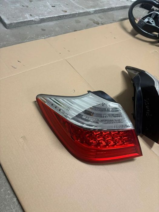 hyundai genesis lampy tylne